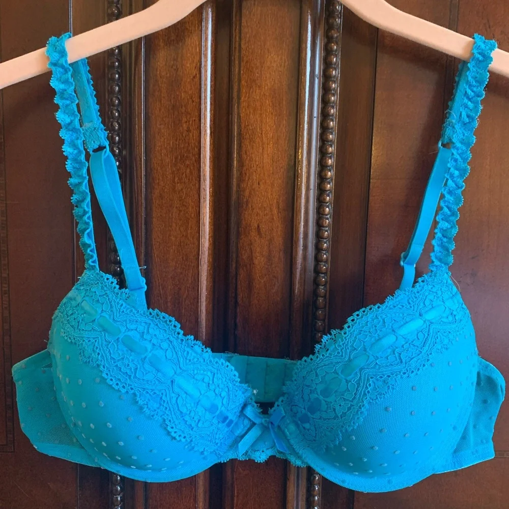 Two Candie’s Bras - Picture 2 of 5